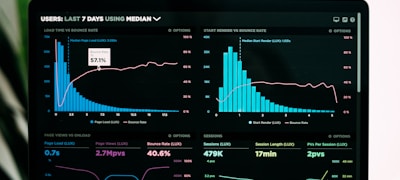 数据分析仪表盘展示实时比赛数据与统计图表